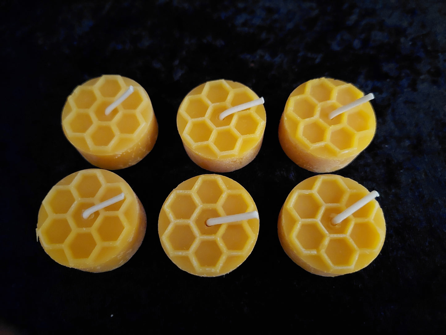 Teelichter aus Bienenwachs
